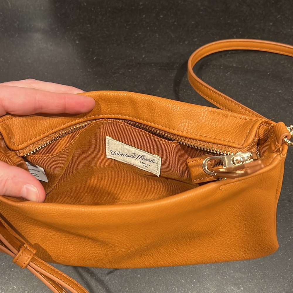 Universal Thread Crossbody Purse - Picture 4 of 5